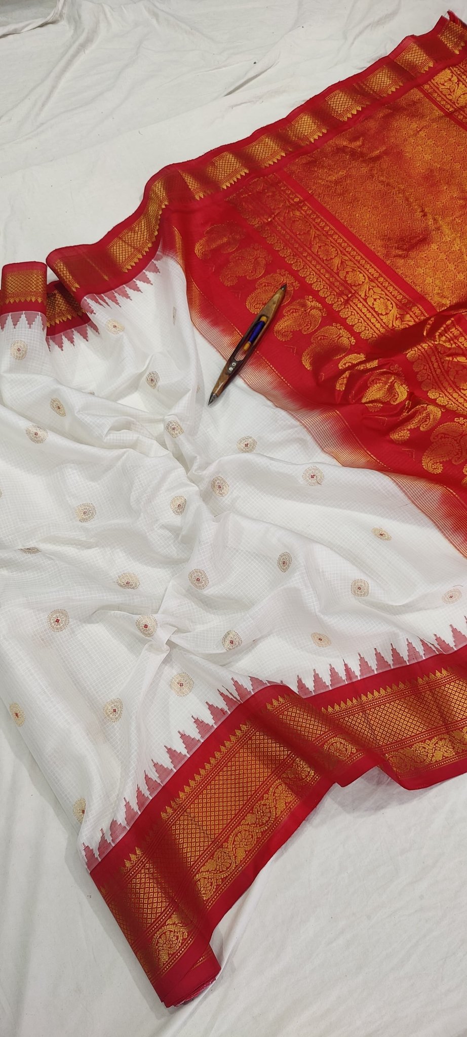 Gadwal Handloom Pure Sico Kuttu border - 26_Offwhite with pure red - GadwalHandloom