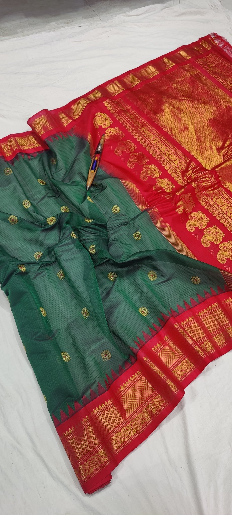Gadwal Handloom Pure Sico Kuttu border - 20_bottel green with red - GadwalHandloom