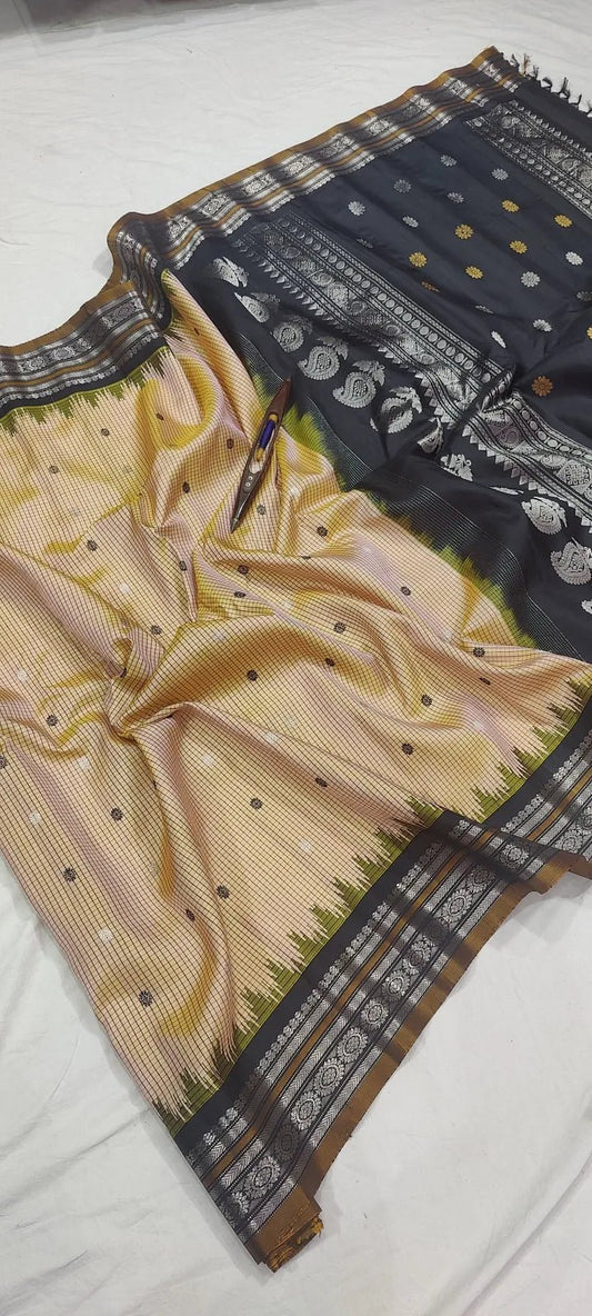 Gadwal Handloom Pure Silk Traditional Border Saree – Black with Gold - GadwalHandloom