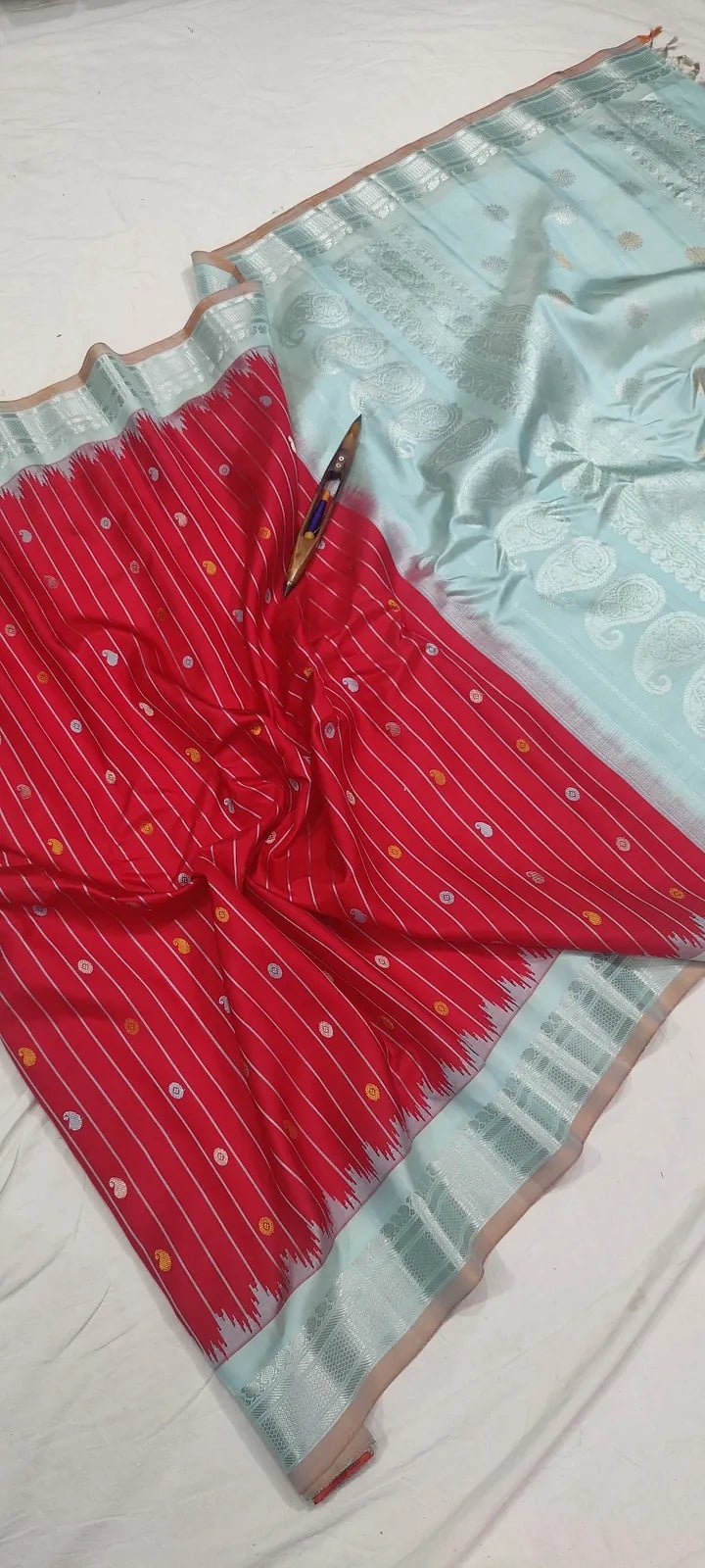 Gadwal Handloom Pure Silk Traditional Border Saree – Red with Sky Blue Border - GadwalHandloom