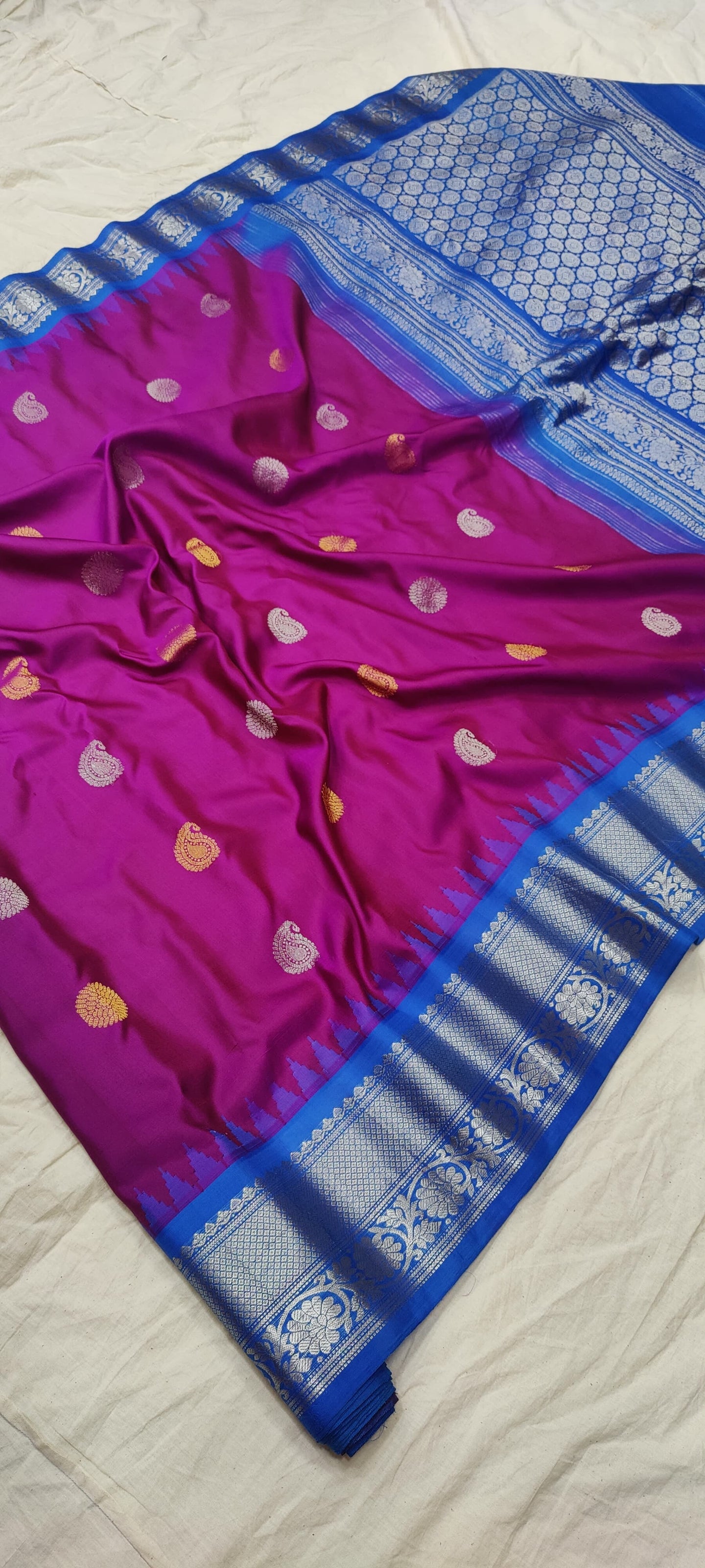 Gadwal Handloom Pure Silk Traditional border_3